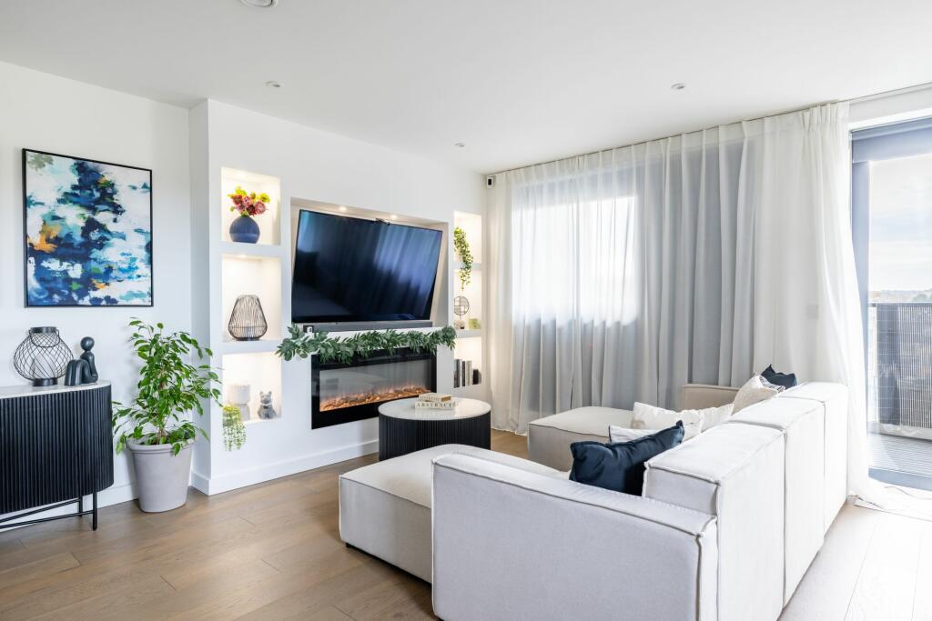 Additional image 4 of Leaden Hill, Smitham Court, CR5