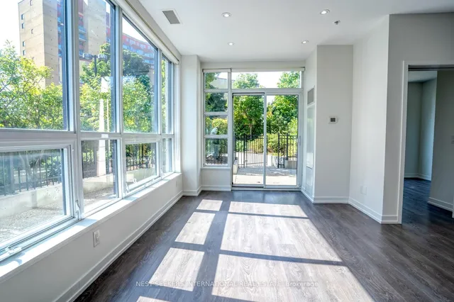 Additional image 3 of 840 Queens Plate Dr Unit 102