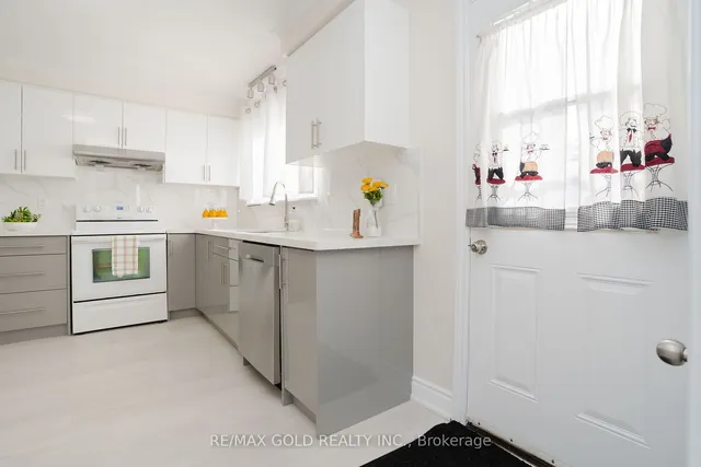 Additional image 11 of 327 Balmoral Dr
