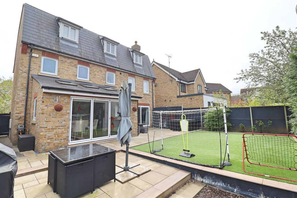 Additional image 25 of Chatsworth Avenue, Great Notley, Braintree