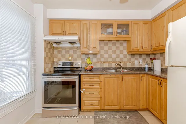 Additional image 17 of 8 Saint Tropez Crt