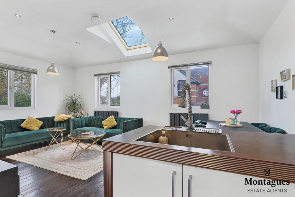 Additional image 19 of Hemnall Street, Epping, CM16