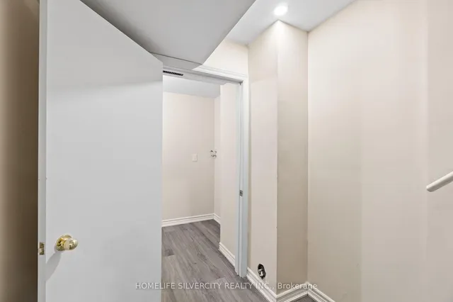 Additional image 31 of 78 New Pines Tr