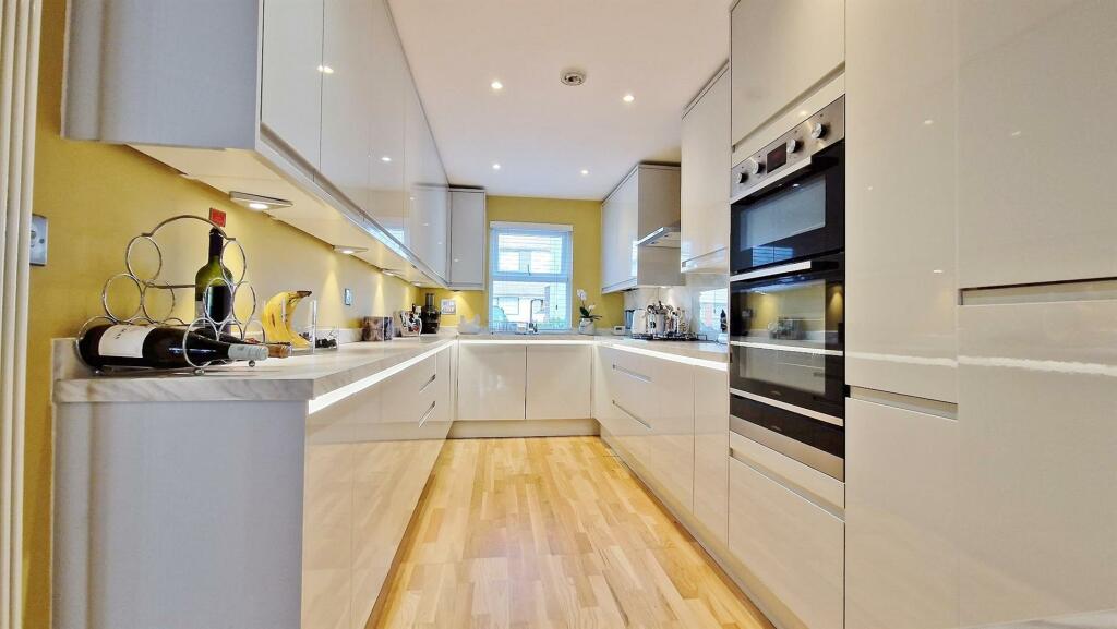 Additional image 12 of The Beach House, Green Lane, Walton On The Naze