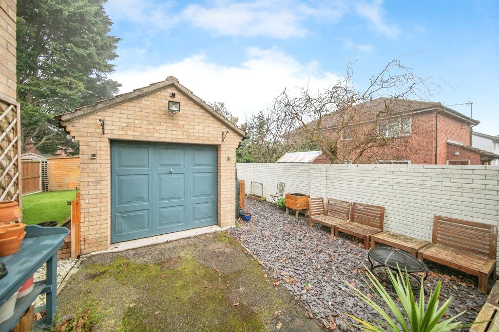 Additional image 17 of California Close, Colchester