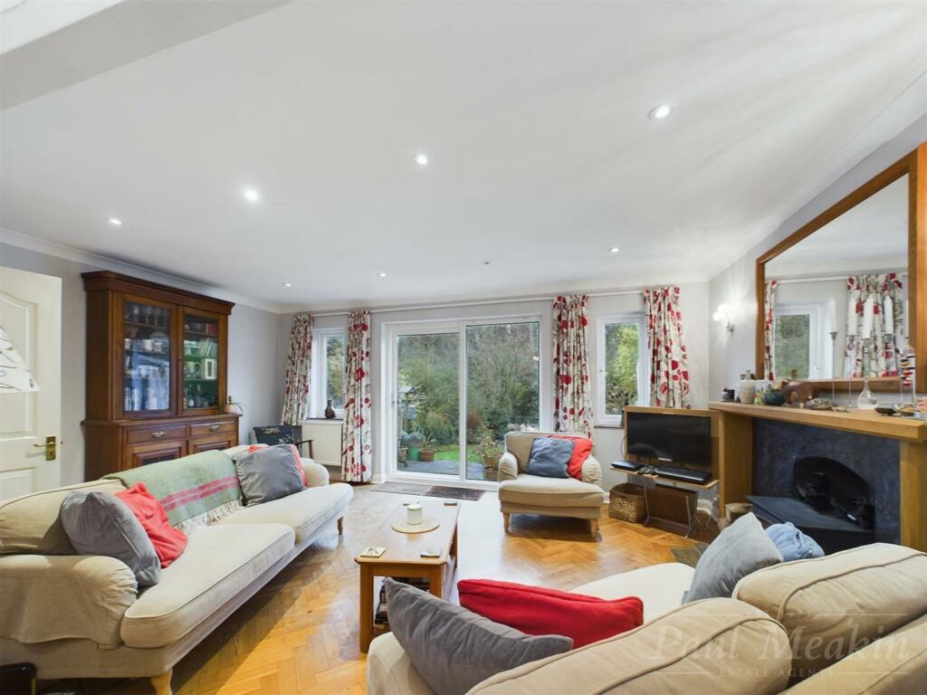 Additional image 16 of Ballards Way, Croydon