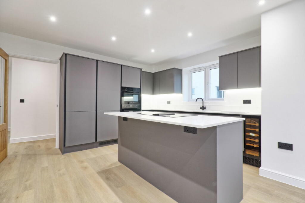 Additional image 2 of Thistley Green Road, Braintree, Essex, CM7 9SE