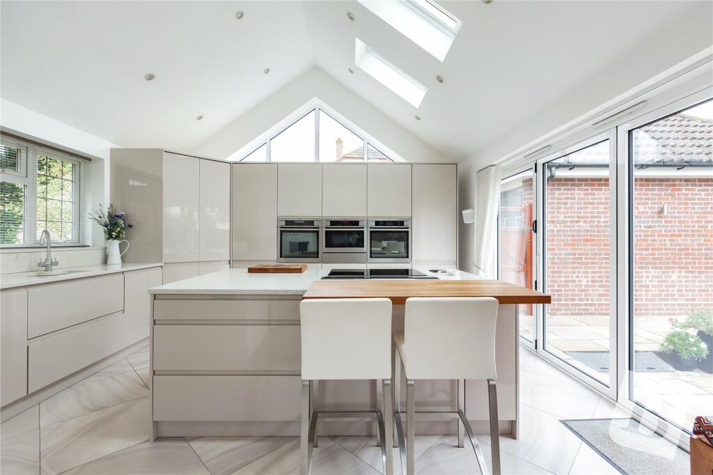 Additional image 26 of Lampern Crescent, Billericay, Essex, CM12