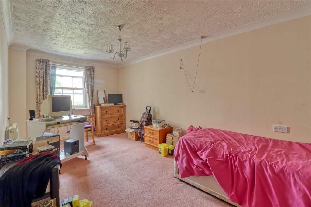 Additional image 6 of Imperial Court, Marine Parade West, Clacton on Sea