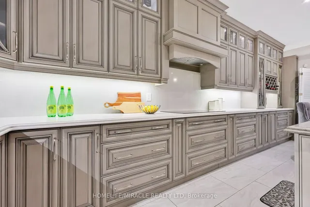 Additional image 12 of 8 Bottlebrush Dr