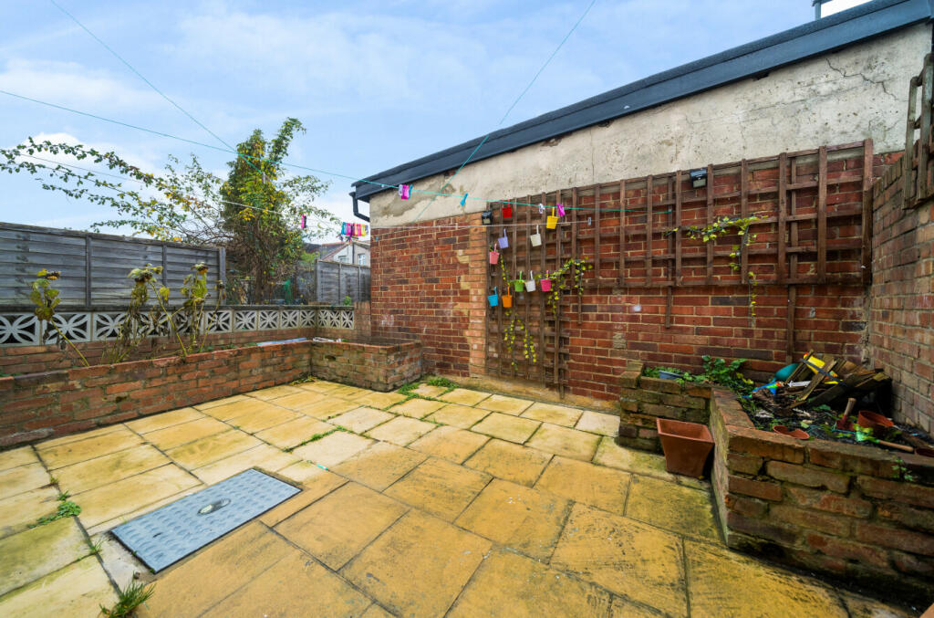 Additional image 3 of Oakwood Avenue, Mitcham, Surrey