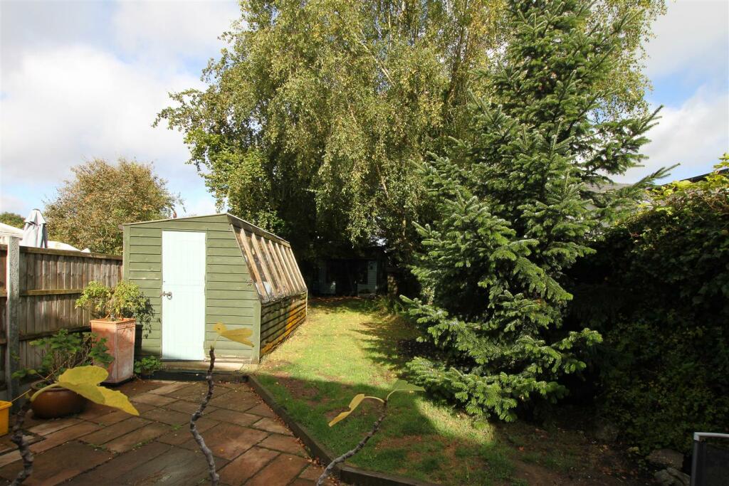 Additional image 16 of Hook End Road, Hook End