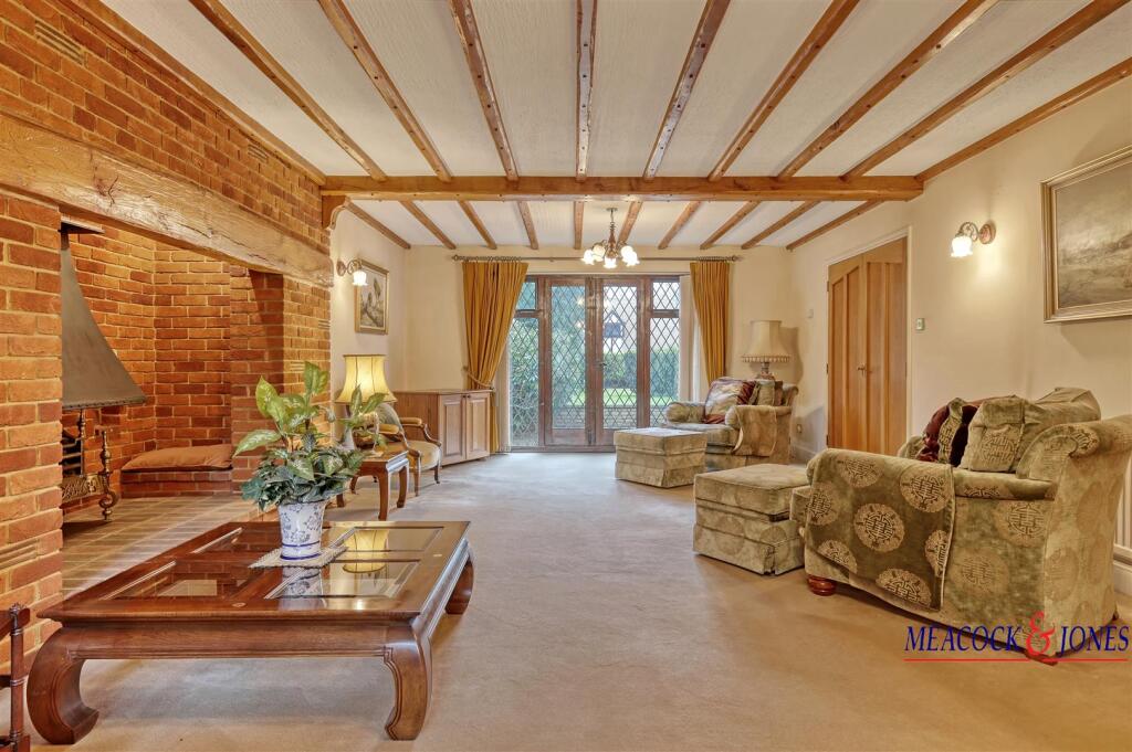 Additional image 12 of Roundwood Avenue, Hutton Mount, Brentwood