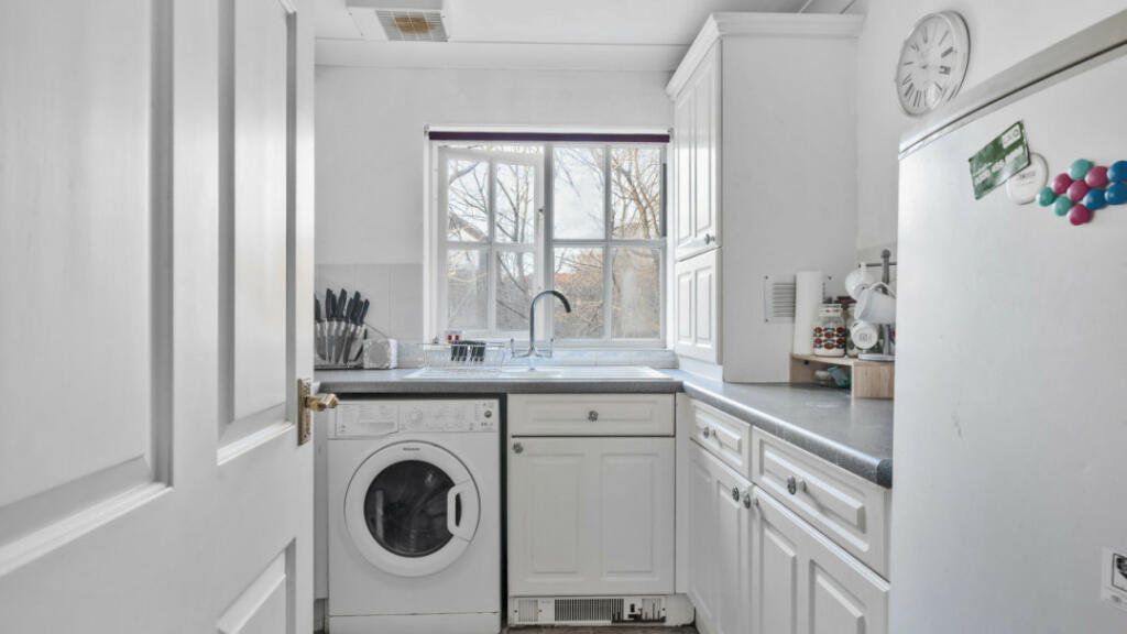 Additional image 6 of The Mulberry, Aspen Vale, Whyteleafe, CR3 0XB