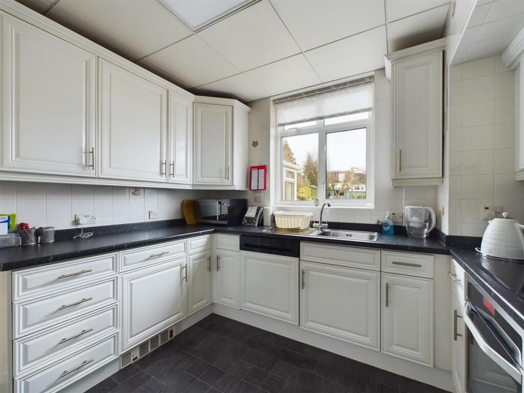 Additional image 24 of Alexander Road, Coulsdon