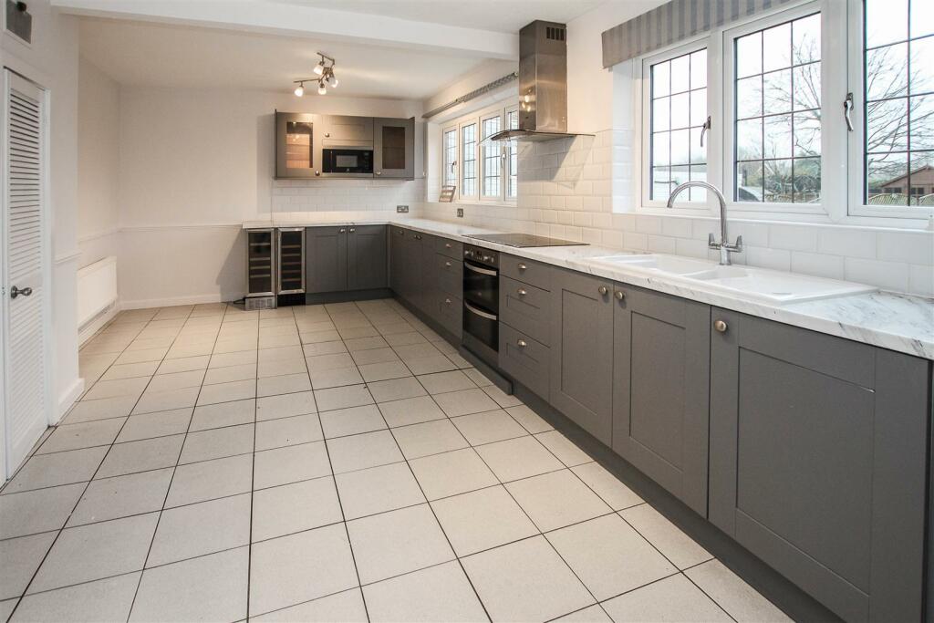 Additional image 3 of Orchard Piece, Blackmore