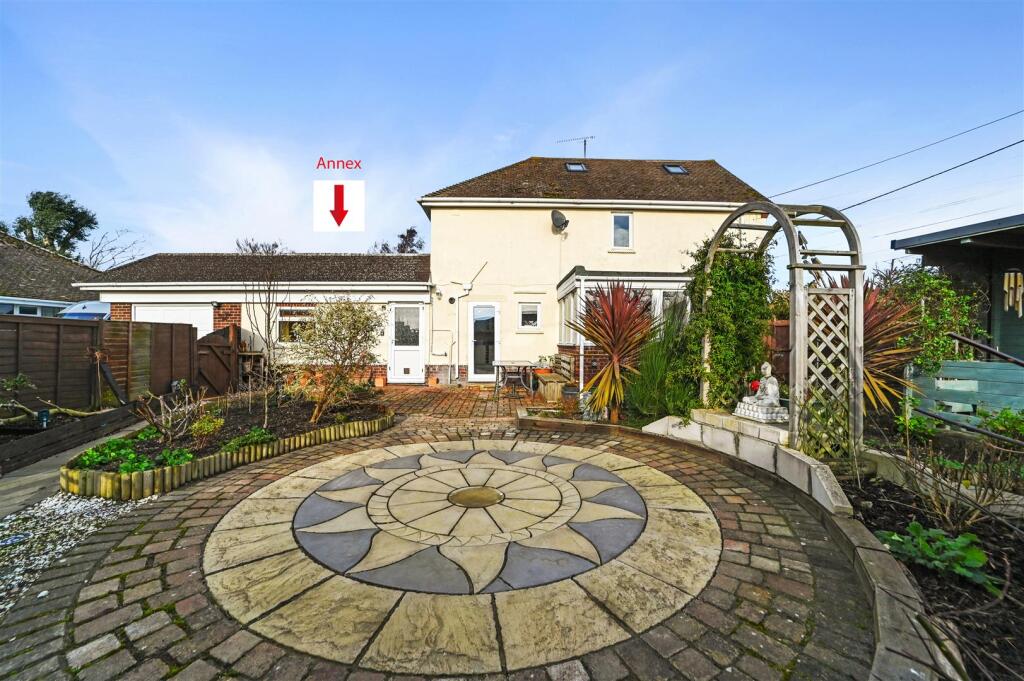 Additional image 15 of Byng Crescent, Thorpe-Le-Soken