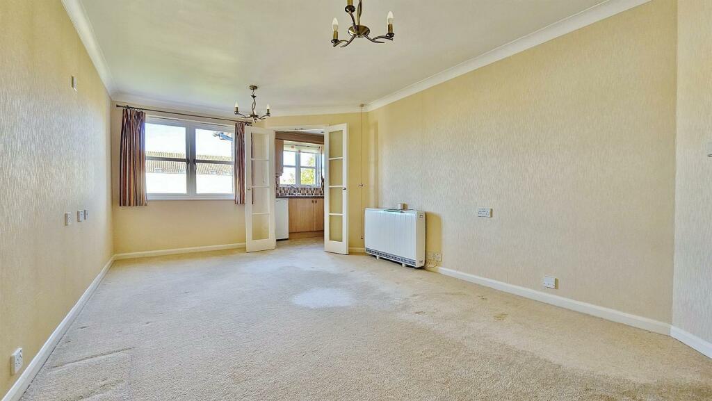 Additional image 6 of Connaught Avenue, Frinton-On-Sea