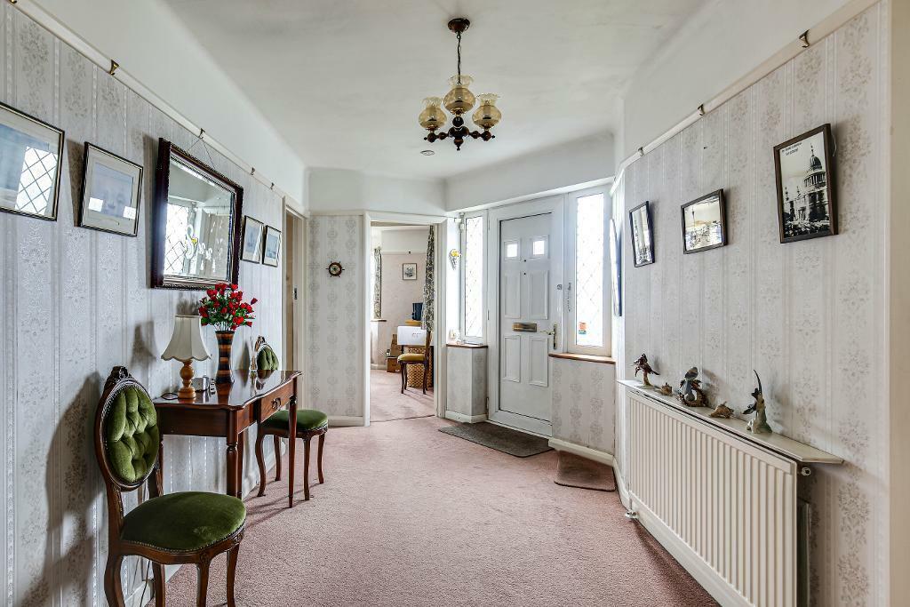 Additional image 3 of Mitchley View, Sanderstead, Surrey, CR2 9HQ