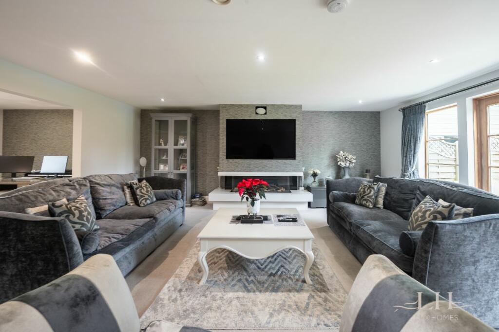 Additional image 5 of Coxtie Green Road, Brentwood