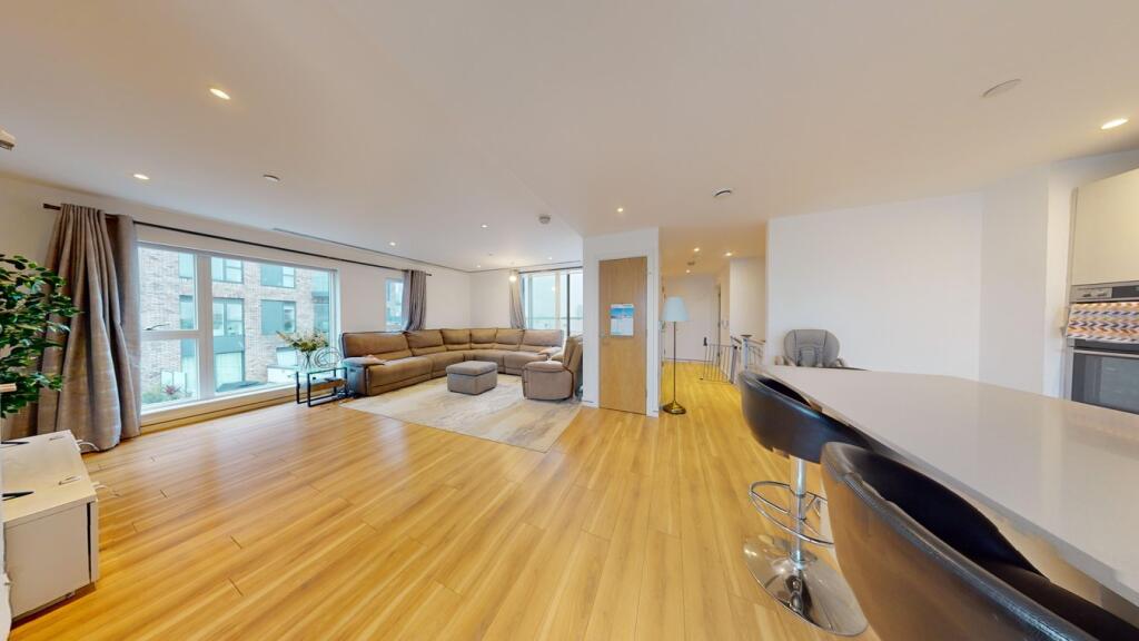 Additional image 5 of Cherry Orchard Road, Croydon, CR0