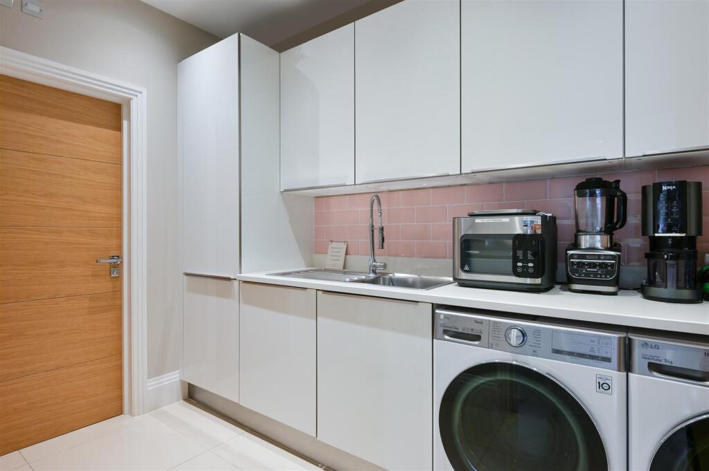 Additional image 14 of High Oaks Close, Coulsdon