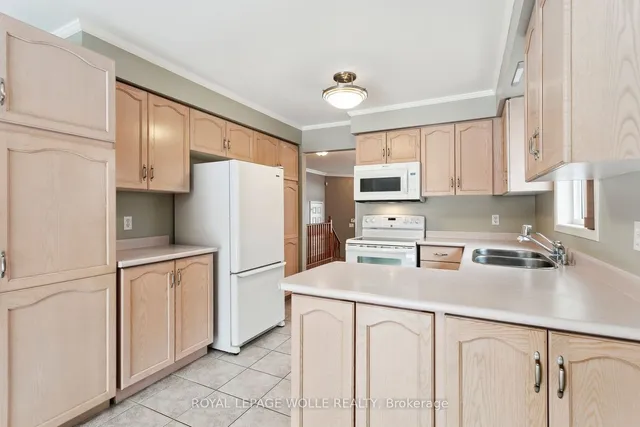 Additional image 13 of 165 Cresthaven Rd