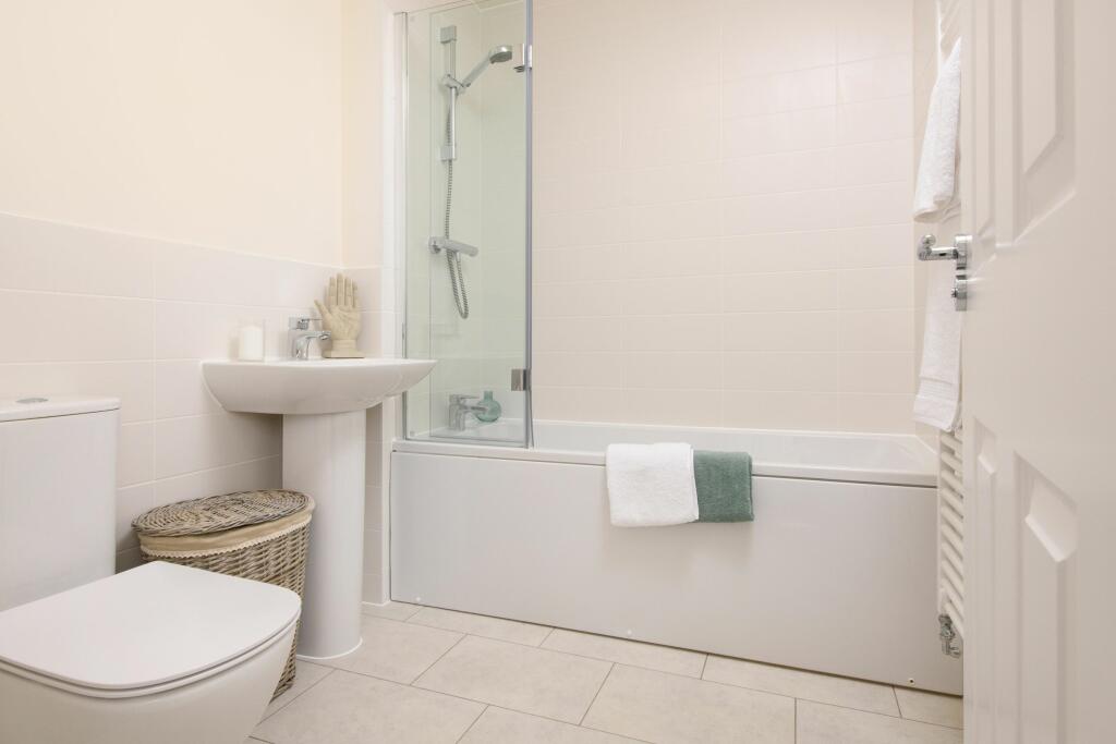 Additional image 8 of Low Road,
Dovercourt,
Essex,
CO12 3TX