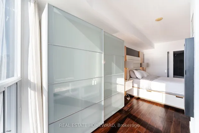 Additional image 28 of 218 Queens Quay Unit 909