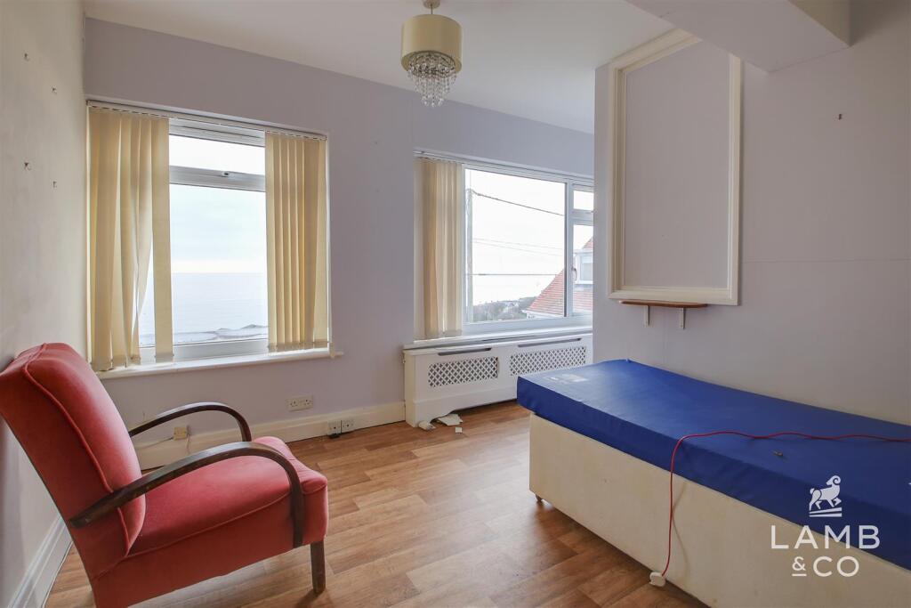 Additional image 17 of Cliff Parade, Walton On The Naze