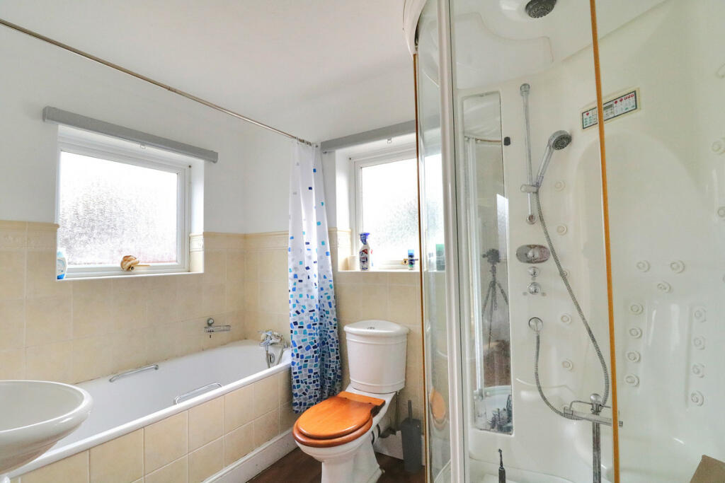 Additional image 7 of Guest House, Walton On The Naze, CO14