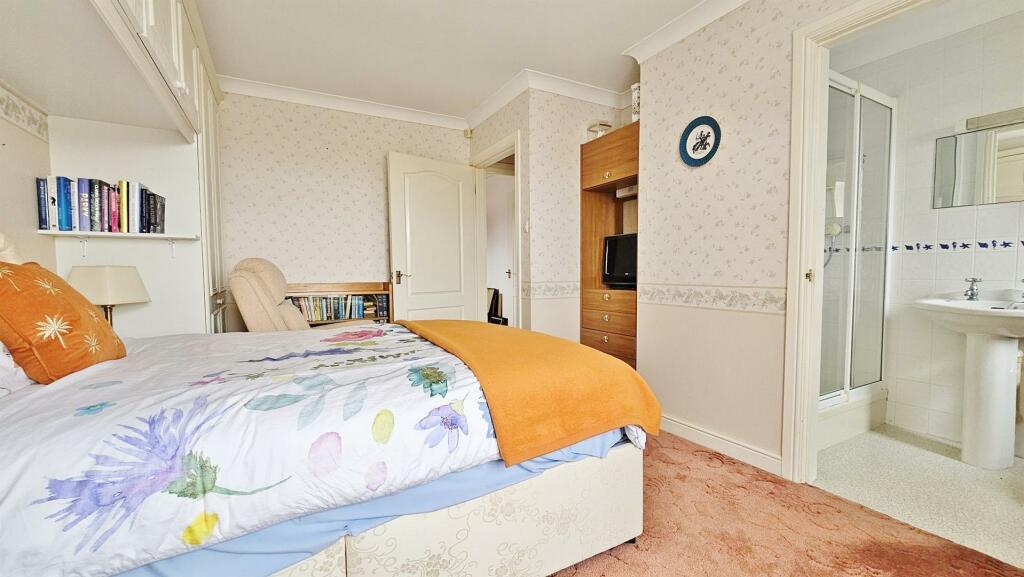 Additional image 13 of Louise Close, Walton On The Naze