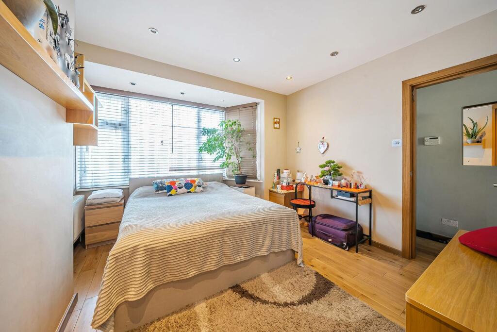 Additional image 5 of Bramcote Avenue, Mitcham, CR4