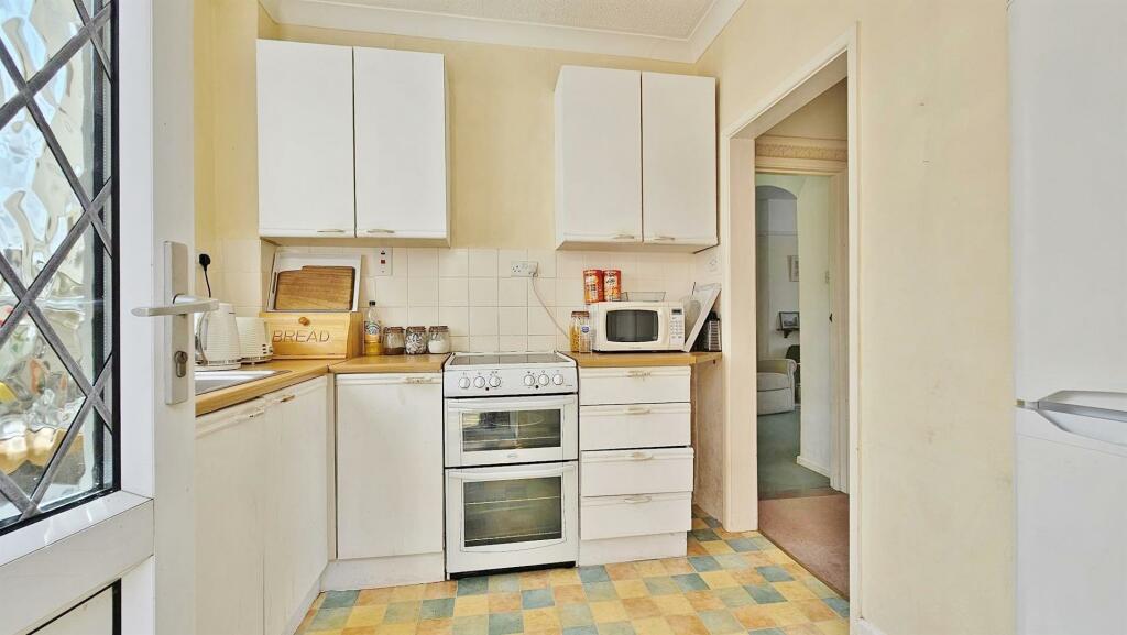 Additional image 12 of First Avenue, Walton On The Naze