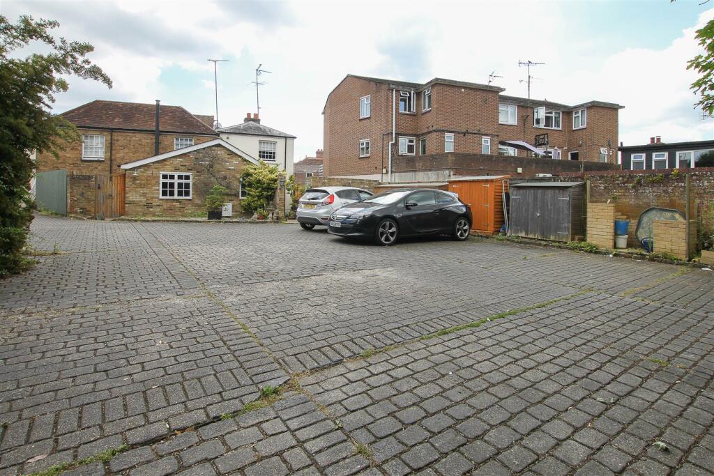 Additional image 13 of High Street, Ongar