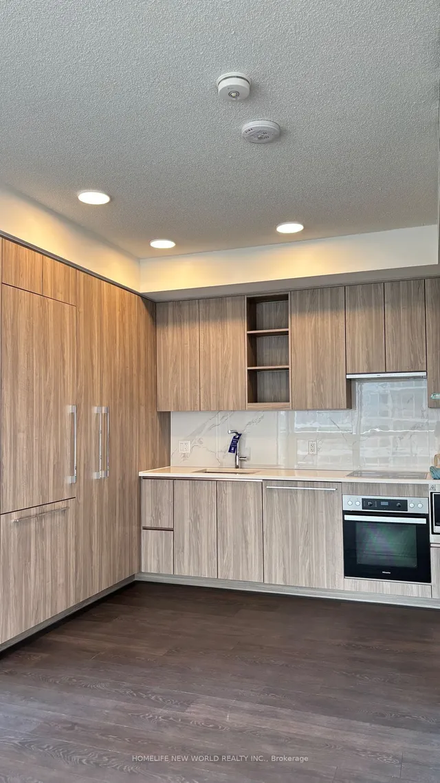 Additional image 4 of 27 Mcmahon Dr Unit #1102