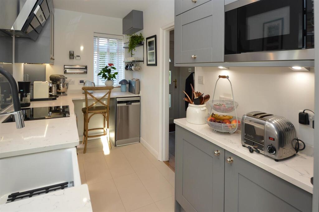 Additional image 9 of Costead Manor Road, Brentwood