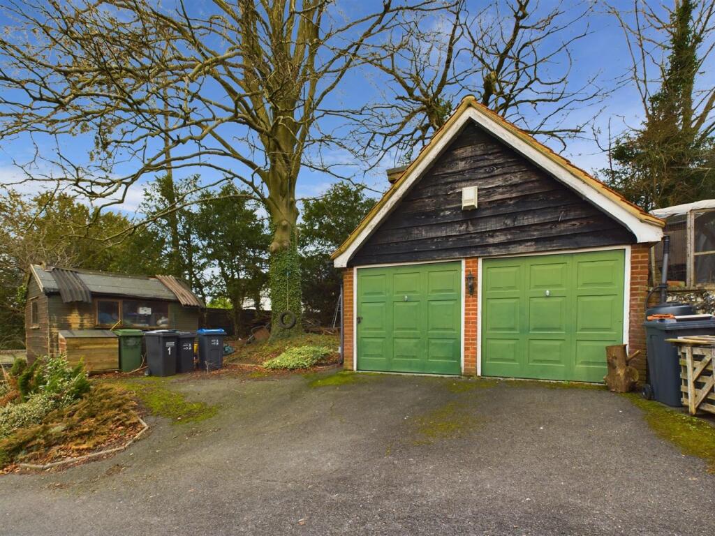 Additional image 19 of Coulsdon Road, Coulsdon