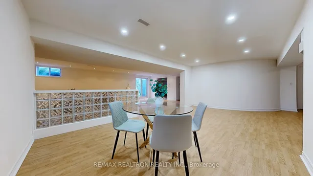 Additional image 28 of 520 Falconridge Cres