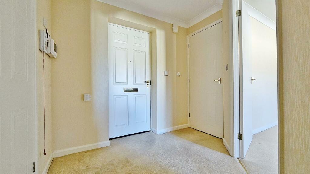 Additional image 11 of Connaught Avenue, Frinton-On-Sea