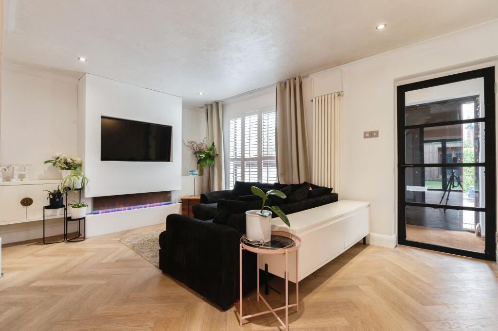 Additional image 8 of Blenheim Road, Brentwood, CM15