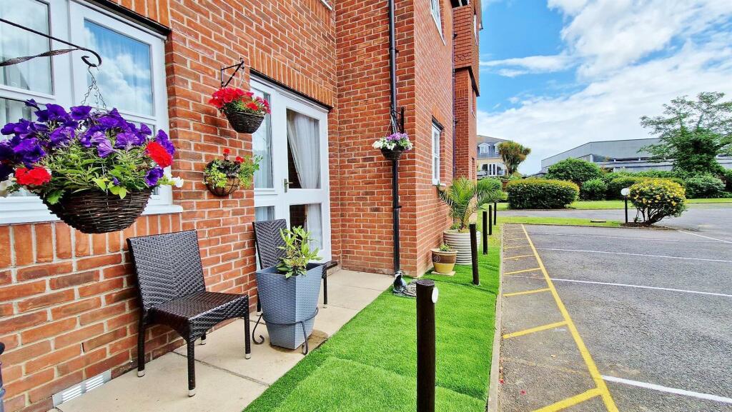 Additional image 14 of Connaught Avenue, Frinton-On-Sea