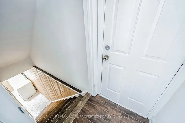 Additional image 32 of 58 Crittenden Sq