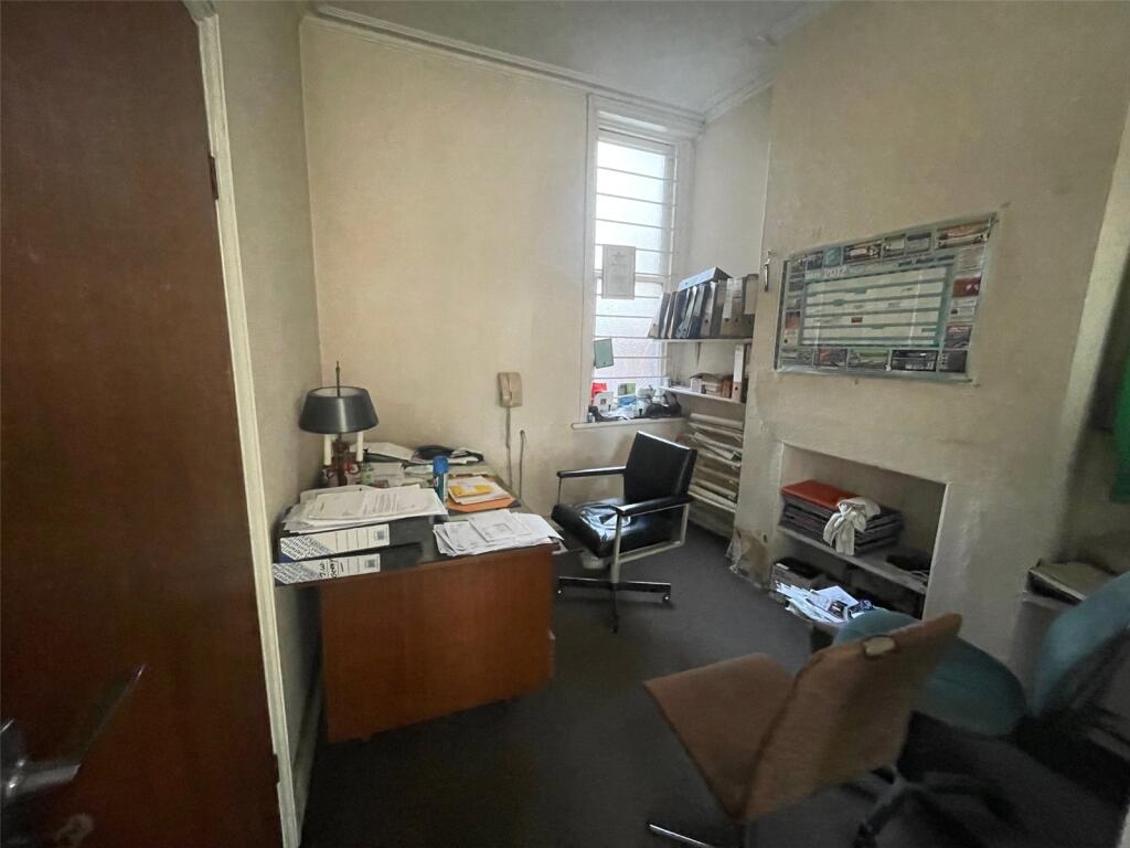 Additional image 3 of Selsdon Road, South Croydon, CR2