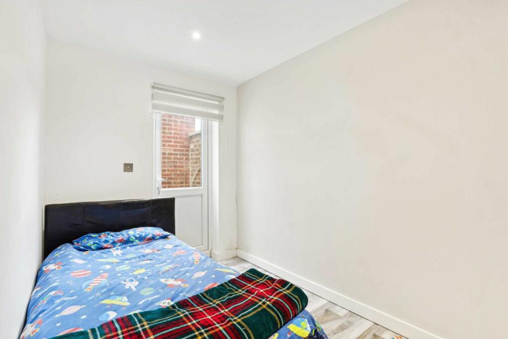 Additional image 7 of Streatham Road, Tooting