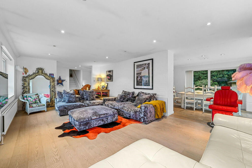 Additional image 28 of Ernalds Close, Earls Colne, Essex