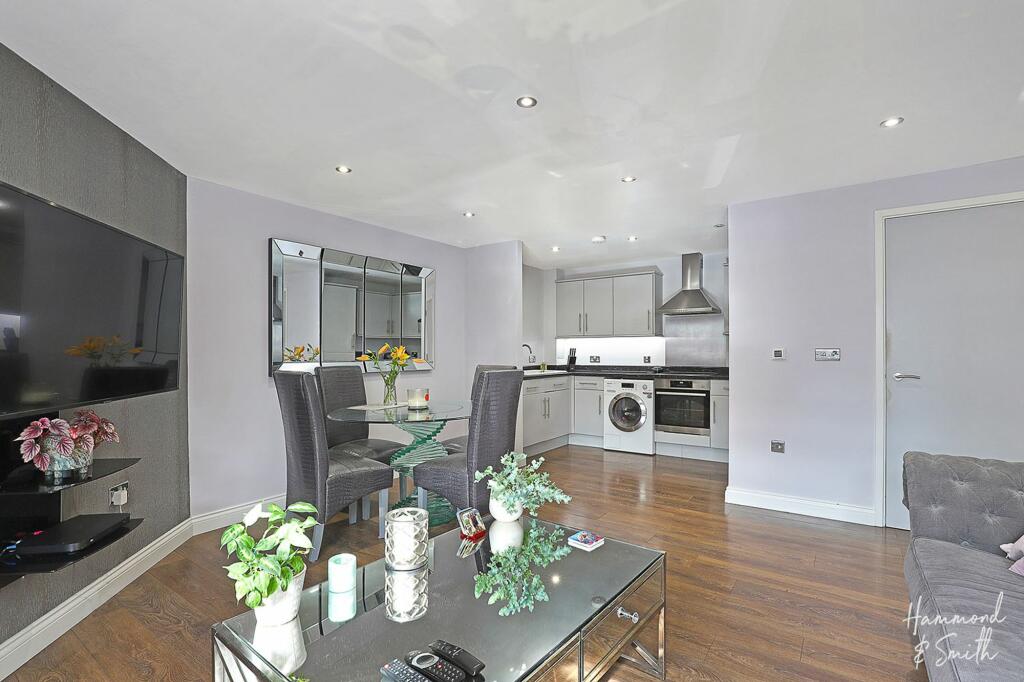 Additional image 10 of Hemnall Street, Epping, CM16