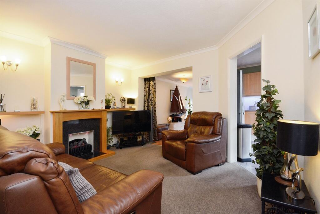 Additional image 18 of Baddow Hall Crescent, Great Baddow, Chelmsford