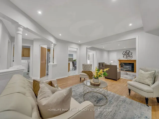 Additional image 9 of 129 Cadillac Cres