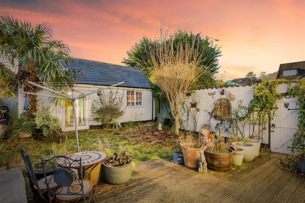 Additional image 13 of Brighton Road, Hooley, Coulsdon